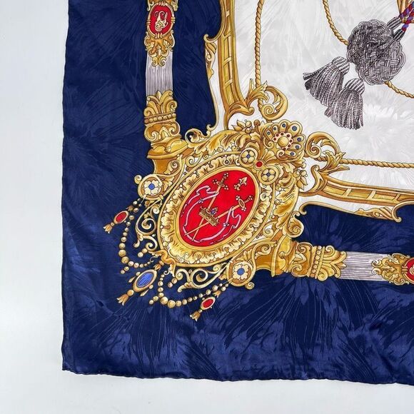 Stunning Silk Grand Uniform Style Scarf hand rolled edges - Picture 3 of 9